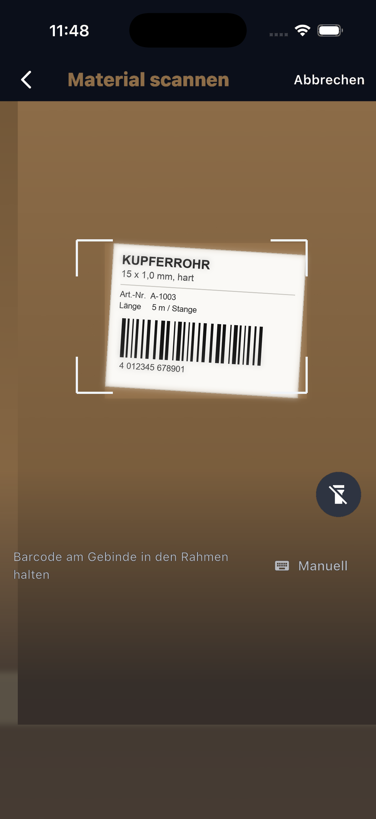 Material scannen in der App: Barcode eines Artikeletiketts im Suchrahmen